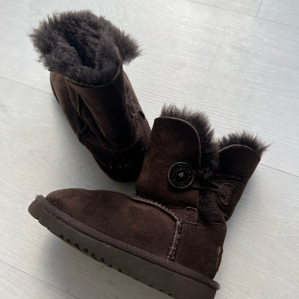 Ugg Toddler Brown Boots Size 8